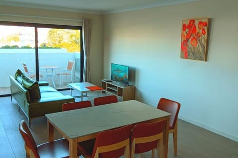 IV. 3BR 2K2S(x05x09)Stylish 3 bedroom apartment in Windsor, Brisbane