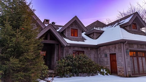 Snowy night at Skytop Retreat!