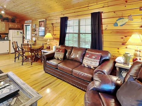 Studio (1 Bedroom) | Property amenity