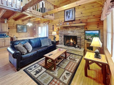Studio (2 Bedrooms) | Front of property
