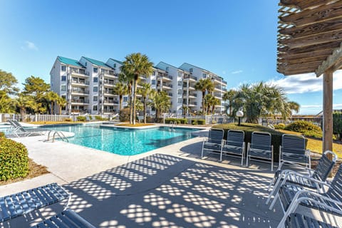 A favorite gathering place for residents and guests, it's perfect for leisurely afternoons, family time, and enjoying Hilton Head's laid-back outdoor lifestyle.