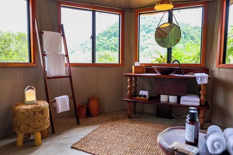 Rainforest Tented Camp | Bathroom | Shower, free toiletries, hair dryer, towels