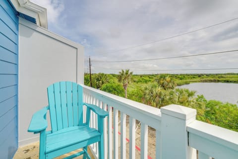 Galveston Vacation Rental | 1BR | 1BA | 732 Sq Ft | Steps Required