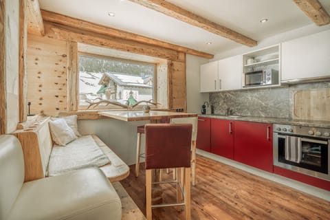 Comfort Apartment | Private kitchen | Paper towels