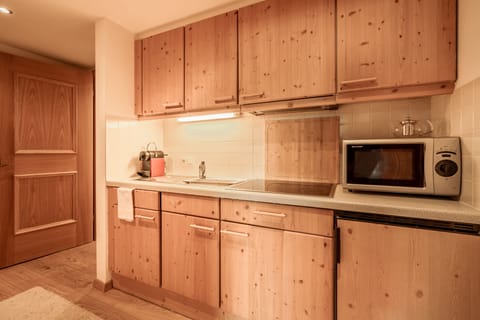 Signature Apartment | Private kitchen | Paper towels