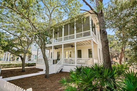 WELCOME TO FLEUR DE LIS ON SEASIDE AVE!