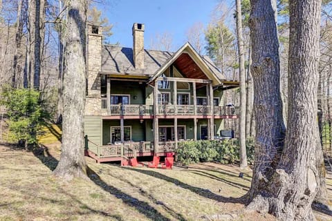Back exterior | 5 bedrooms | 5.5 bathrooms
