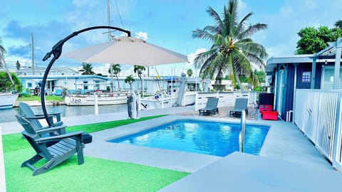 Private pool next to the dock 