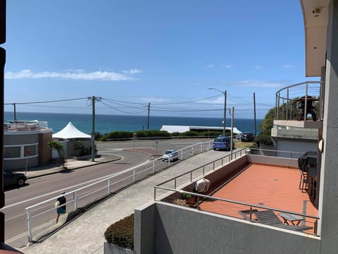 This beautiful townhouse is a stones throw from Merewether Beach.
