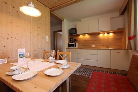 Family Apartment, 1 Bedroom, Terrace, Mountain View | Private kitchen