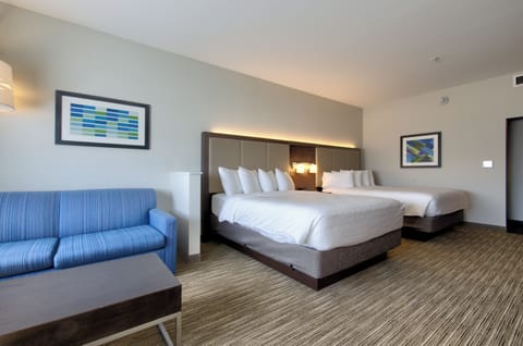 Minibar, in-room safe, desk, iron/ironing board