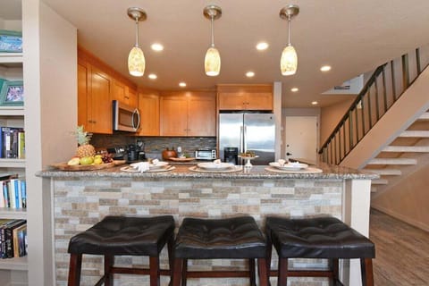 Napili Point C21 kitchen 1