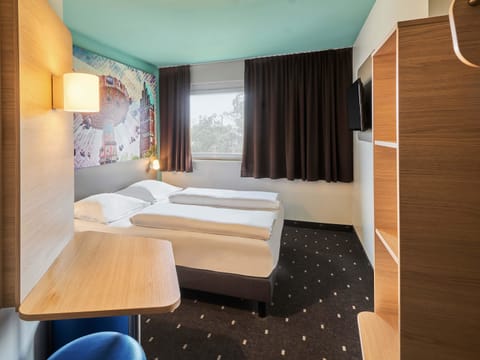 Double Room | Desk, soundproofing, WiFi (free), bed sheets