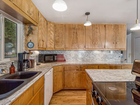 A kitchen to enjoy making meals with your family or friends.