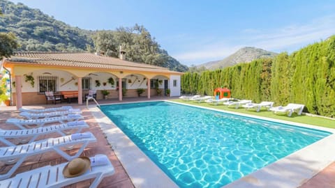 Villa la Quinta Priego de Córdoba by Ruralidays