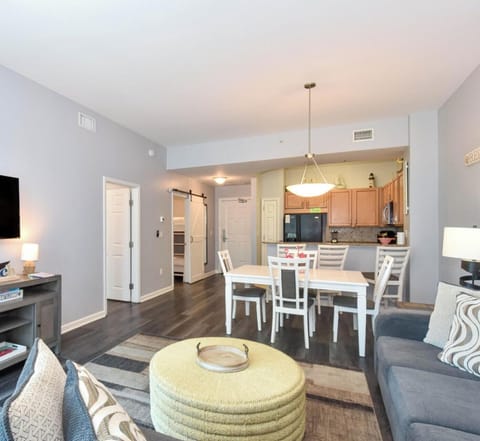 The Palms of Destin 2105 - Open Living Area