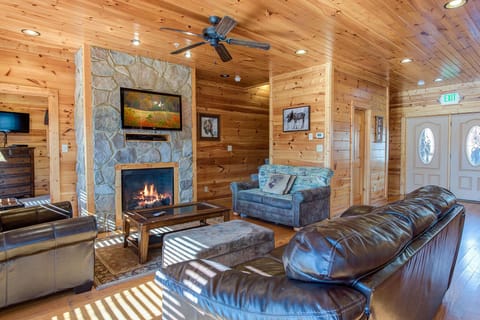 Studio (Multiple Bedrooms) | Property amenity