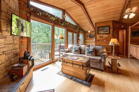Studio (1 Bedroom) | Property amenity