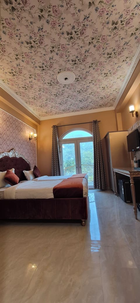 Deluxe Twin Room | Egyptian cotton sheets, premium bedding, down comforters