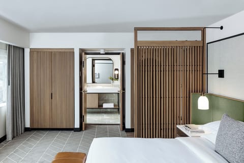 Frette Italian sheets, premium bedding, down comforters, minibar