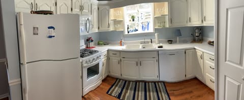 Kitchen & appliances