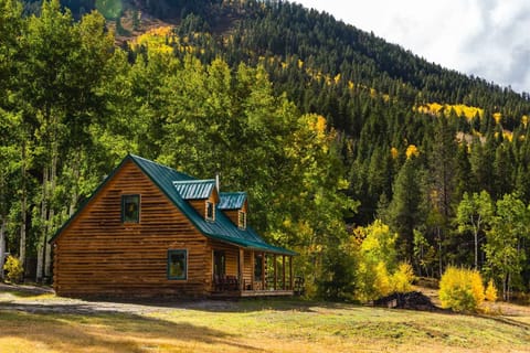 Mountain View Cabin | Bed sheets