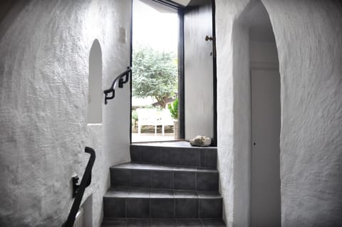 The Basement Suite | Minibar, iron/ironing board, free WiFi, bed sheets