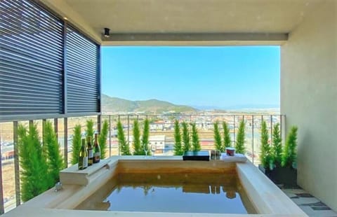 Hot tub