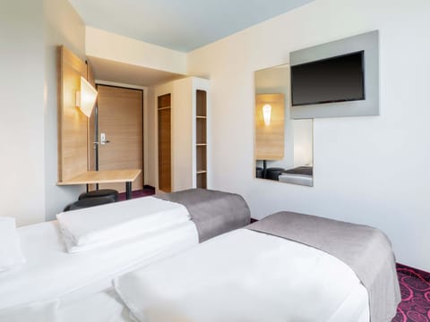 Twin Room | Desk, soundproofing, free WiFi, bed sheets