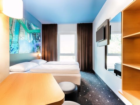 Double Room | Desk, laptop workspace, soundproofing, WiFi (free)