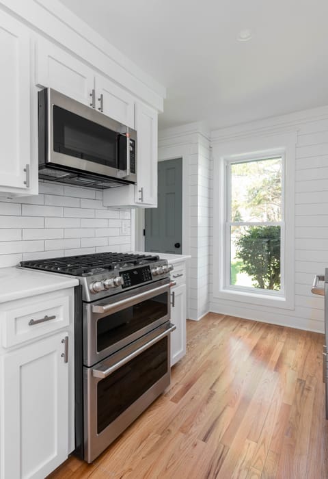 Gas Range (Dual Fuel)