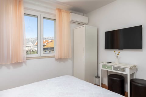 Studio (Studio with Terrace) | 3 bedrooms, premium bedding, iron/ironing board, free WiFi