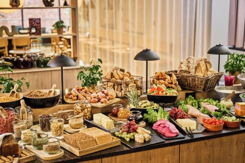 Daily buffet breakfast for a fee