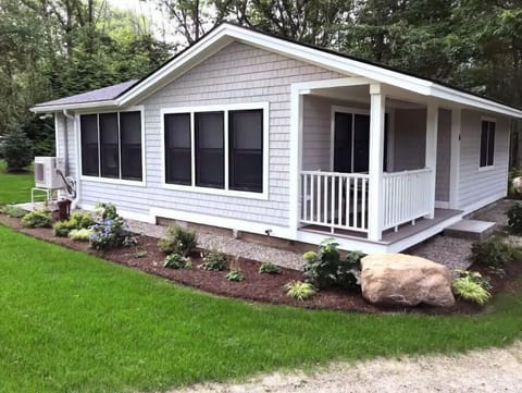 Cozy cottage with water access