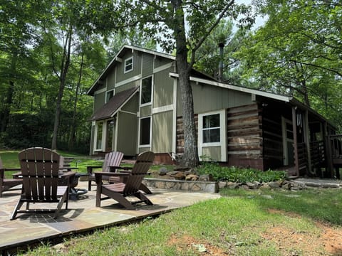 Privately owned and managed cabin overlooking the National Park