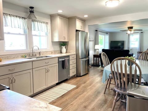 Fuller equipped brand-new kitchen!