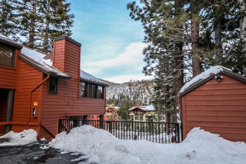 Condo, 2 Bedrooms | Exterior