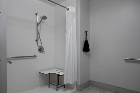 Room, 1 King Bed, Roll-in Shower (Communications, Mobility) | In-room safe, desk, laptop workspace, blackout drapes