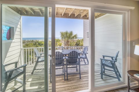 Balcony off the living room
(Middle Floor)
