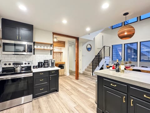 This fully stocked kitchen is perfect for the chef of the group to prepare incredible meals during your Park City vacation!
