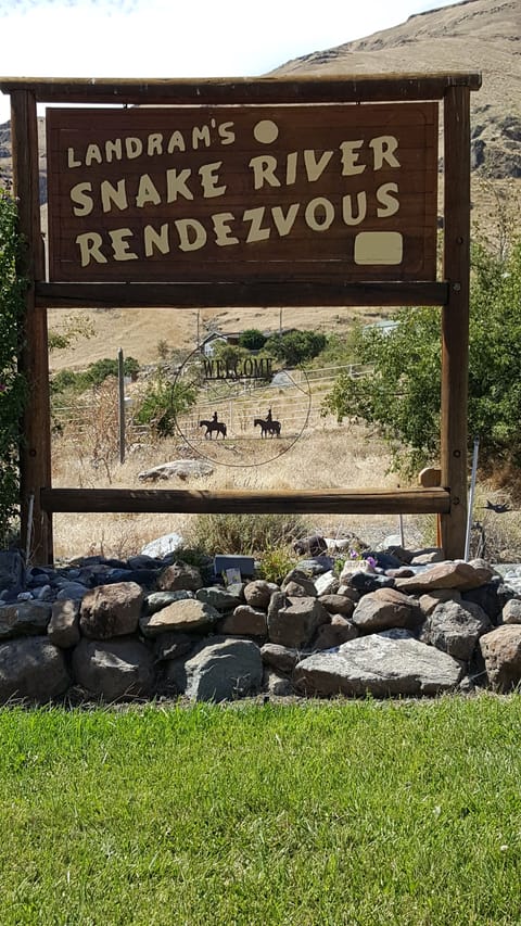 Welcome to Landram's Snake River Rendezvous