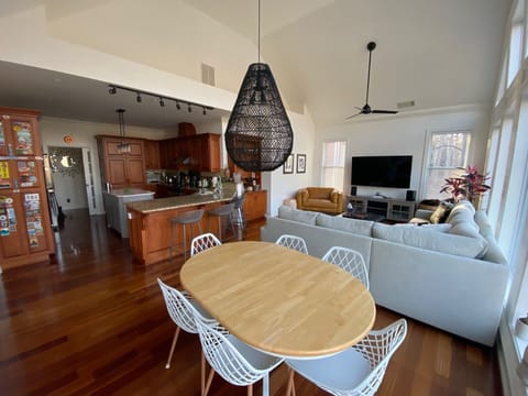 Eating nook - on the main level 