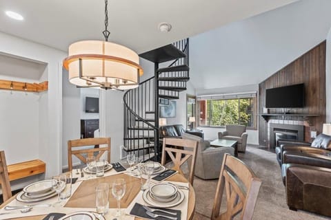 Snow Flower 79 offers an open concept dining area with seating for five guests.