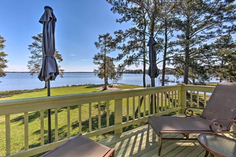 New Bern Vacation Rental House | 3BR | 1.5BA | 1,960 Sq Ft | Stairs Required
