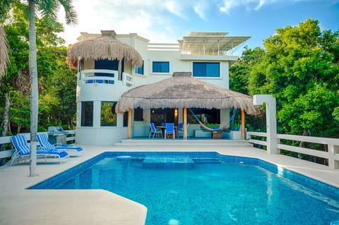 Casa La Via, Akumal