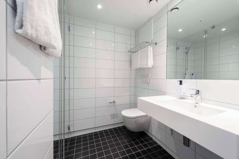 Family Room | Premium bedding, minibar, desk, blackout drapes