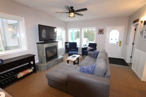 Nice big and bright Living Room 