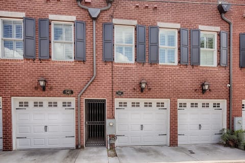 Gate to 538 Liberty - Carriage House