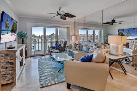 Land's End 4-303 Bay Front - Premier