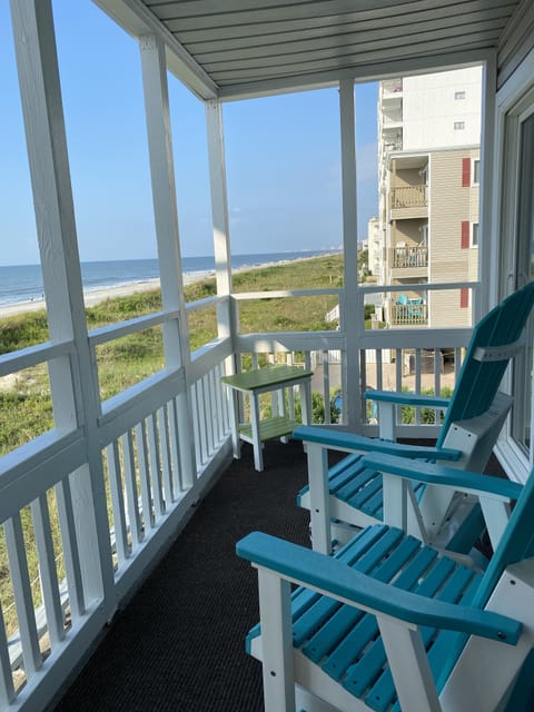 Seats with the best views. Enjoy morning coffee/tea with the sunrise. 